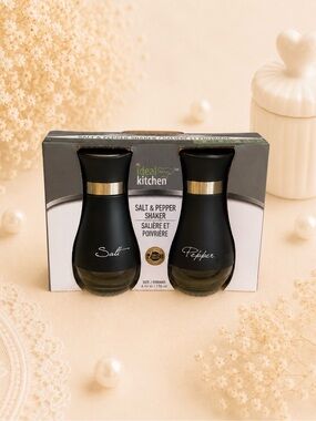 Ideal Kitchen Black Salt & Pepper Shaker Set-NIB
